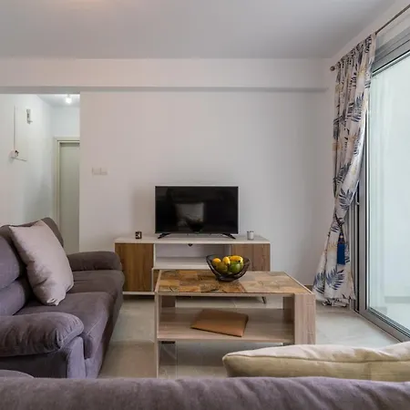 Brightly Lit 1- Br In Appartamento