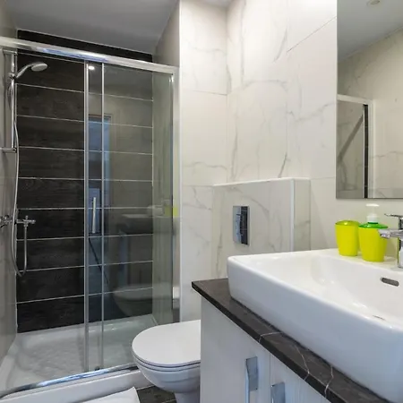 Appartamento Brightly Lit 1- Br In Larnaca