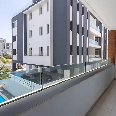 Appartamento Brightly Lit 1- Br In Larnaca