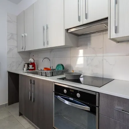 Апартаменты Brightly Lit 1- Br In *